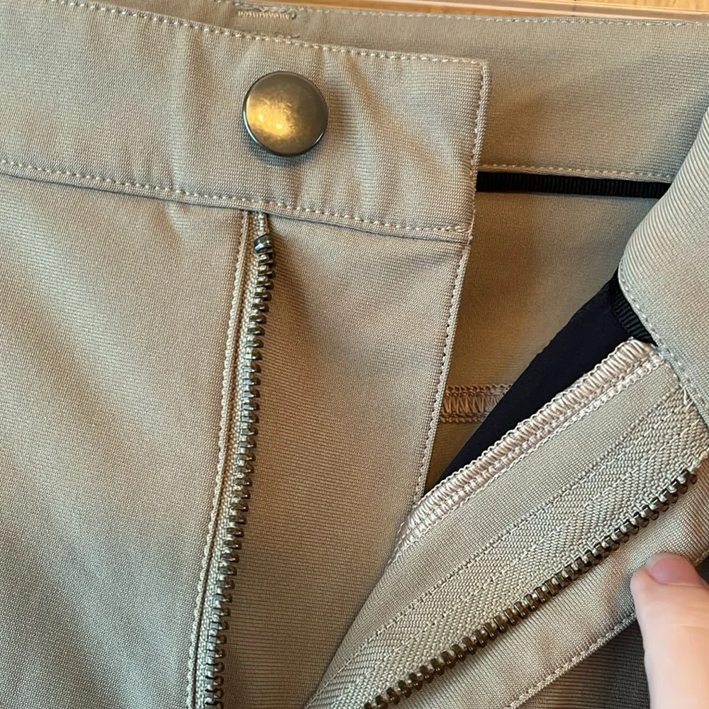 Lululemon men’s slim stretch gusseted khaki ABC pants 31 x 31.5 (hemmed) EUC
